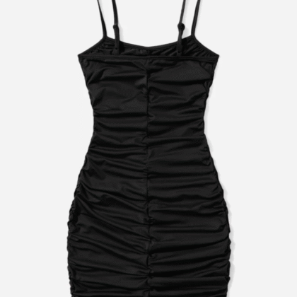 Vestido de tirantes, corto y fruncido