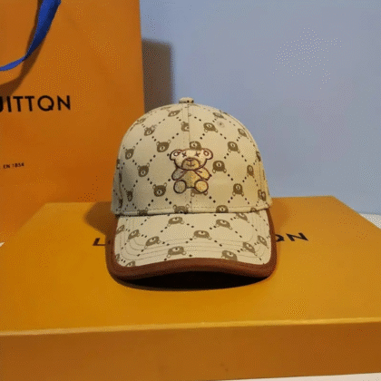 Gorra cachucha para niño bordado oso imitación Louis Vuitton