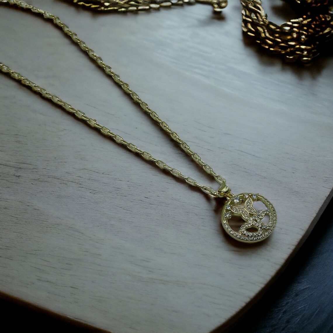 Collar chapa de oro