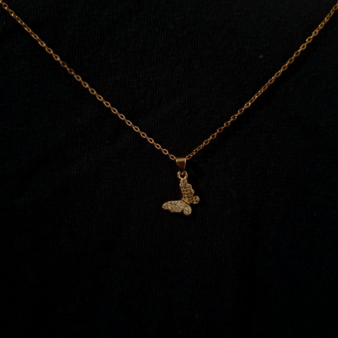 Collar de mariposa